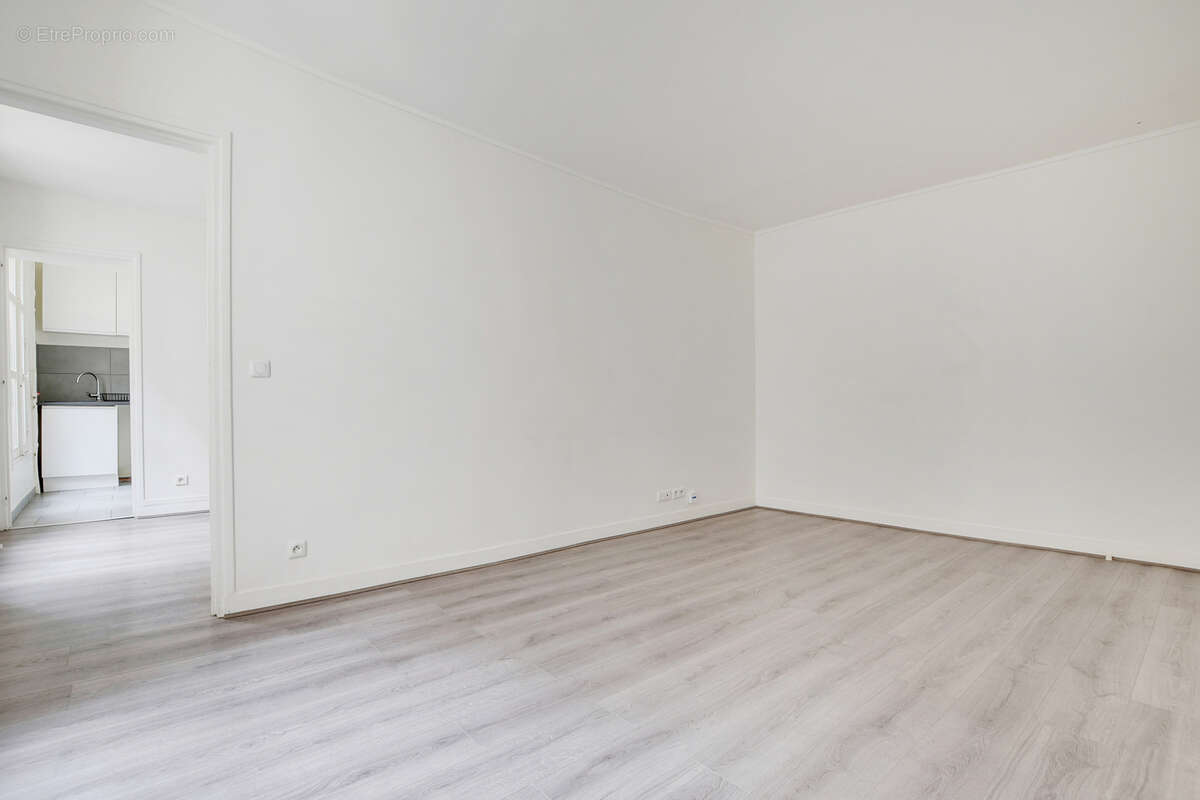 Appartement à PARIS-1E