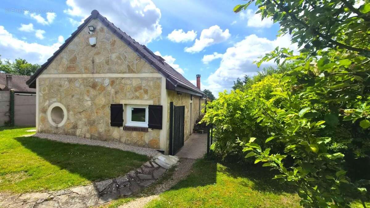 Maison à ETAMPES