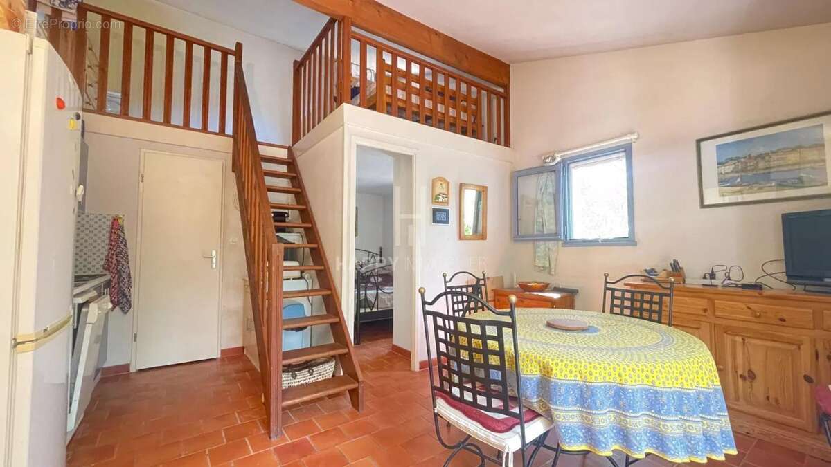 EXCLUSIVITE : Ensemble de deux villas avec jardin - photo 4