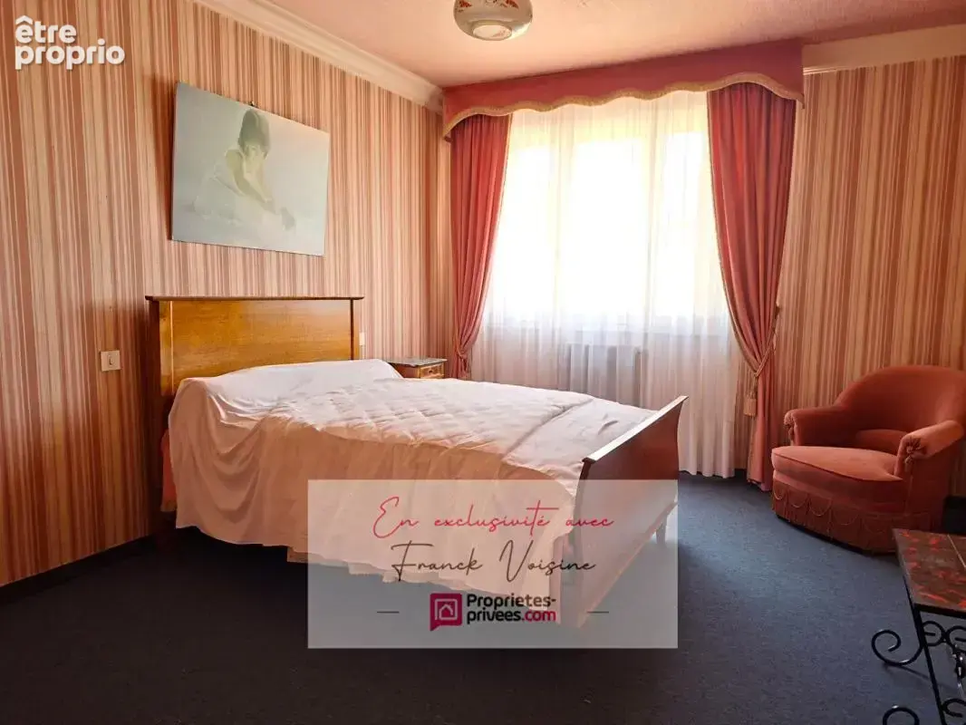A VENDRE en Exclusivité à Beaurepaire, Ensemble de 2 maisons de 126 et 50 m2 avec plusieurs dépendances et garages sur une parce - photo 11