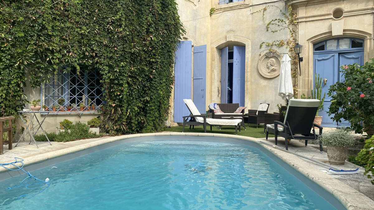 Maison à SAINT-GILLES