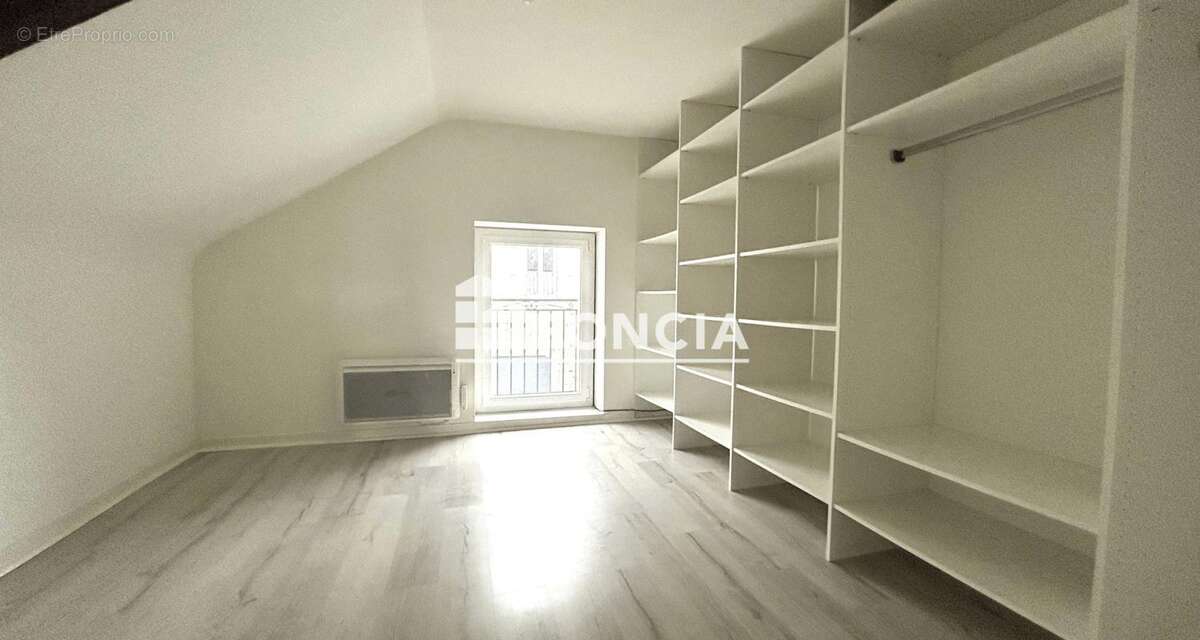 Appartement à MELESSE