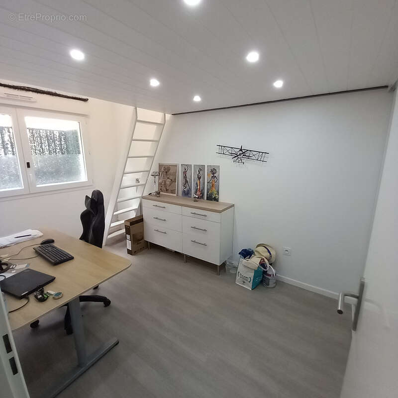 Appartement à PARAY-VIEILLE-POSTE