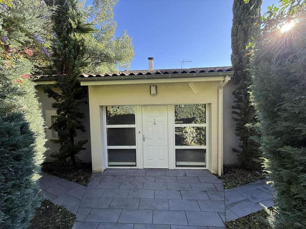 Maison à SAINT-LAURENT-DU-PAPE