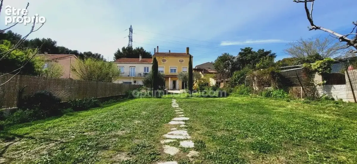 MARTIGUES (13) : à vendre Maison 4 chambres, 1 bureau, 2 appartements T3 et T4, garage sur terrain 859m² - photo 18