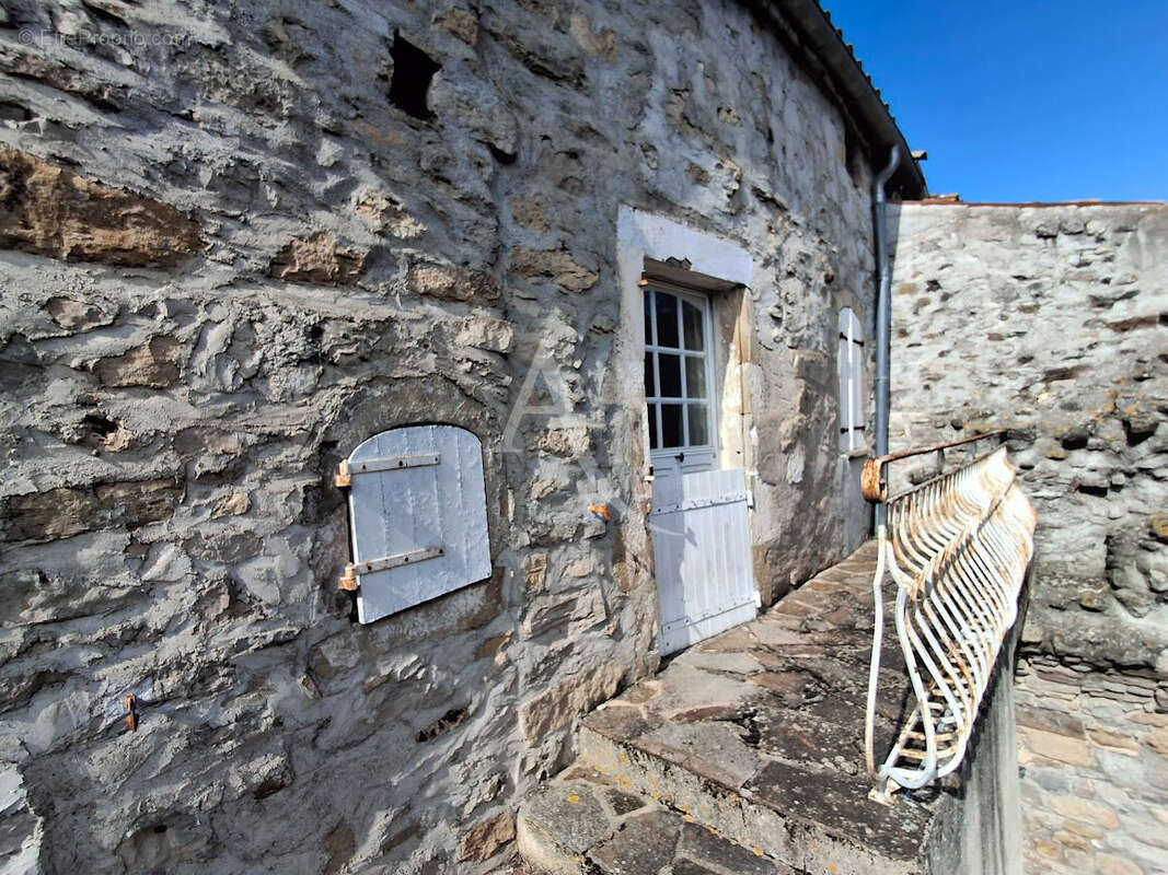 Maison à DIO-ET-VALQUIERES