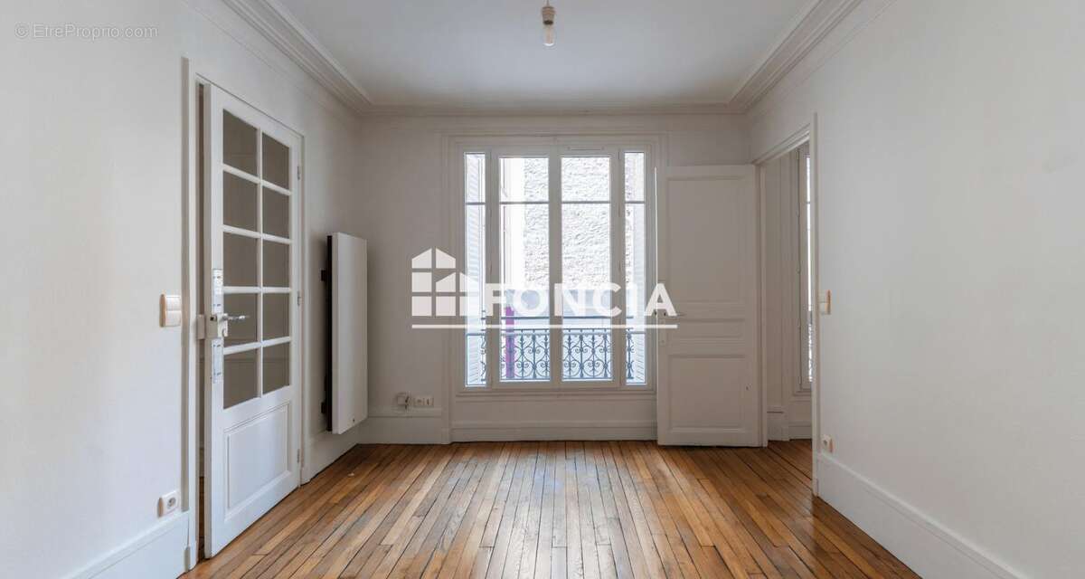 Appartement à PARIS-17E