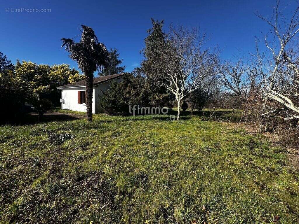 Maison à MONTPON-MENESTEROL