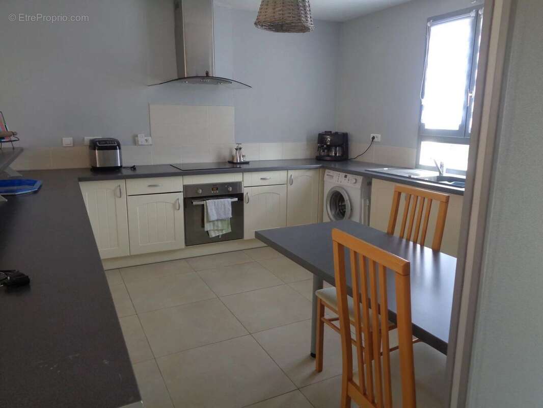 Maison à SAINT-LAURENT-DE-LA-SALANQUE