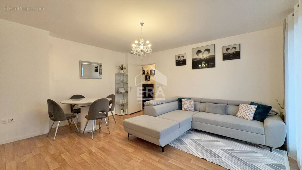 Appartement à CORBEIL-ESSONNES