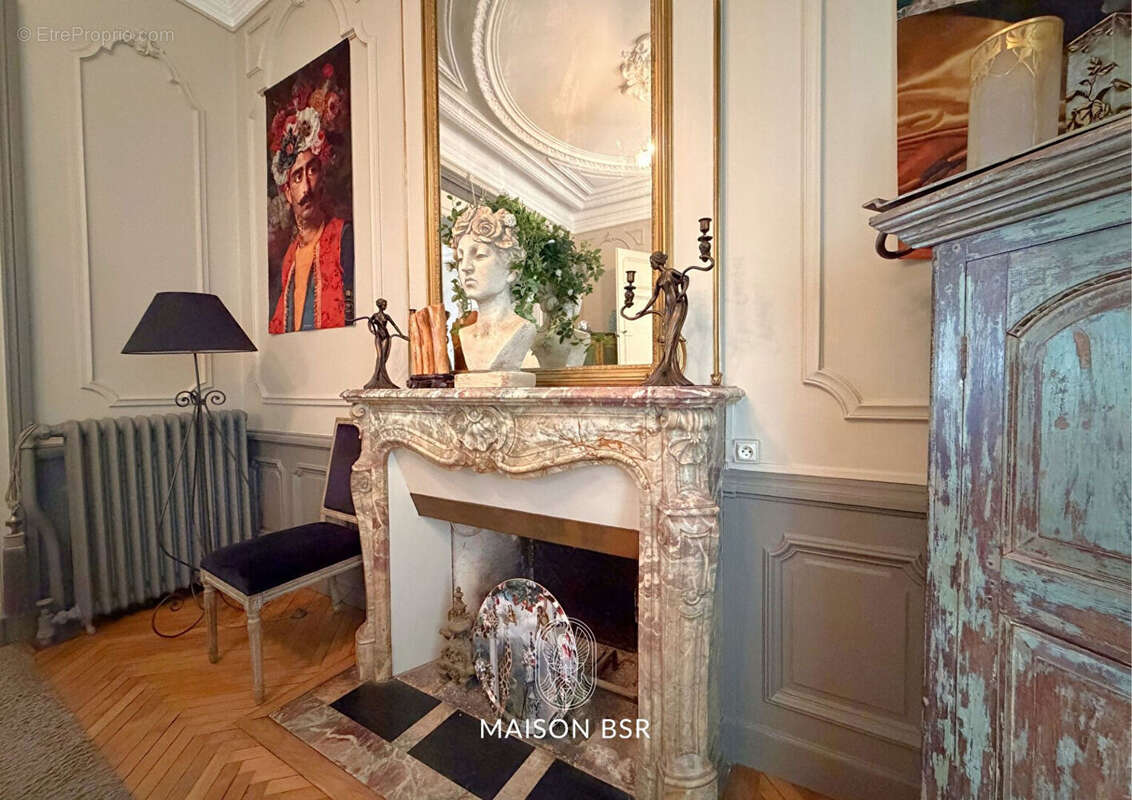 Rare hôtel particulier d'exception avec piscine intérieure et dépendance - photo 9