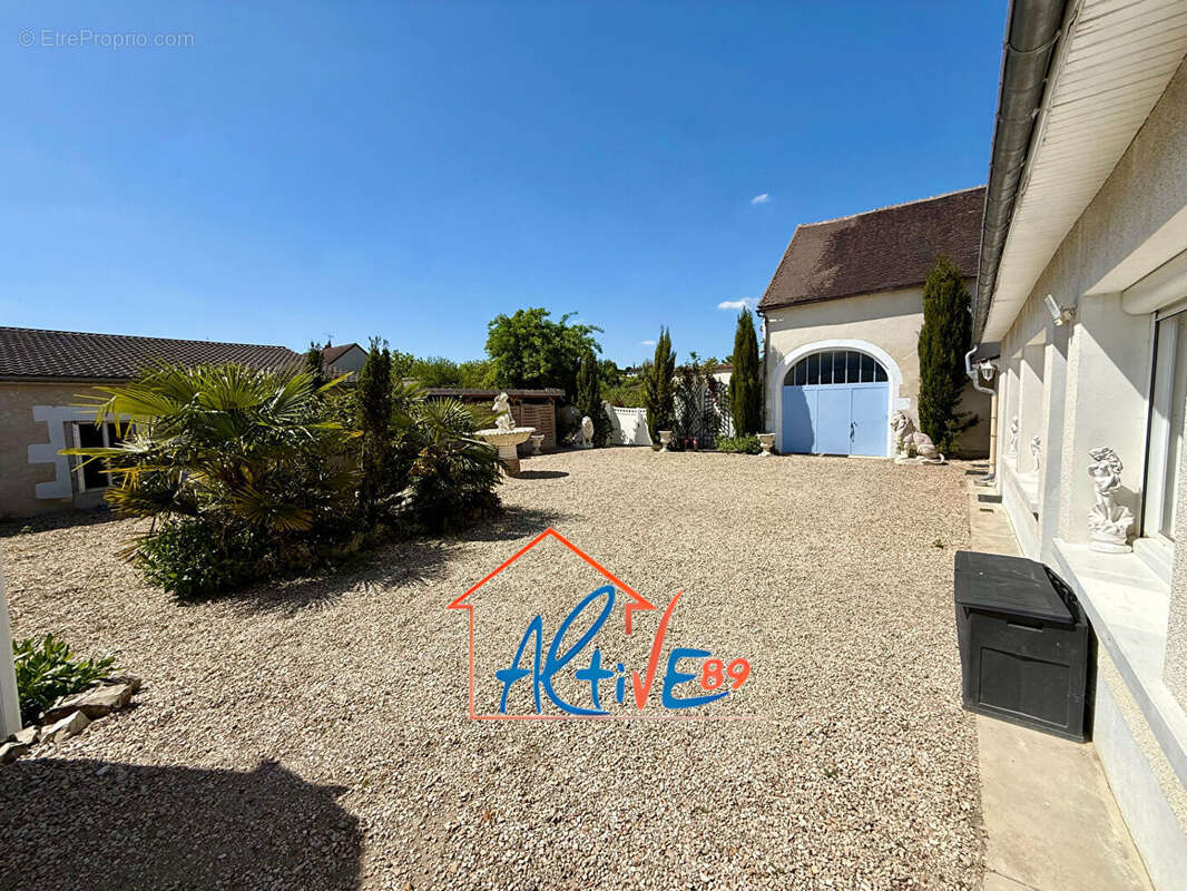 Maison à EPINEAU-LES-VOVES
