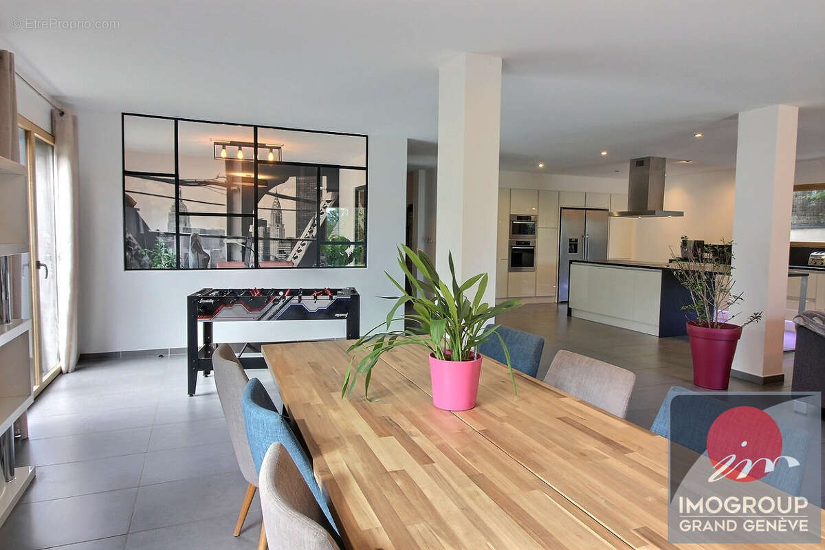 Maison à DIVONNE-LES-BAINS