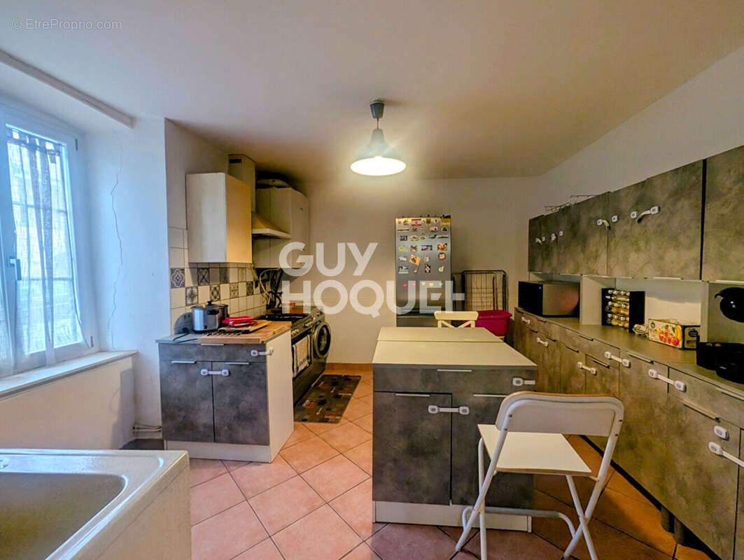 Maison à PONT-DU-CHATEAU