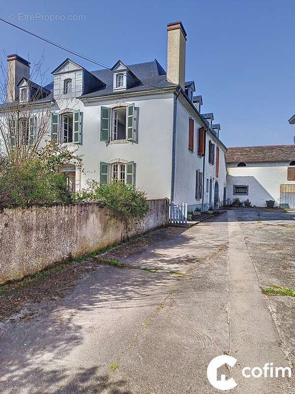 Maison à NAY