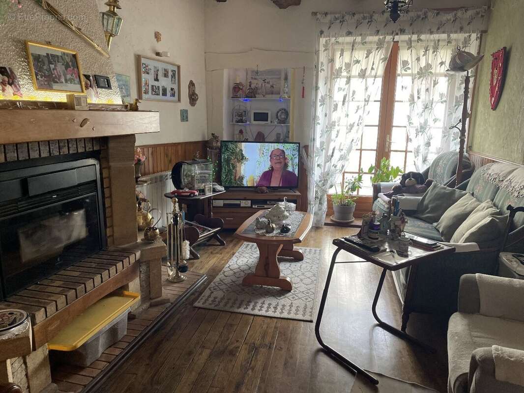 Maison à LADIGNAC-LE-LONG