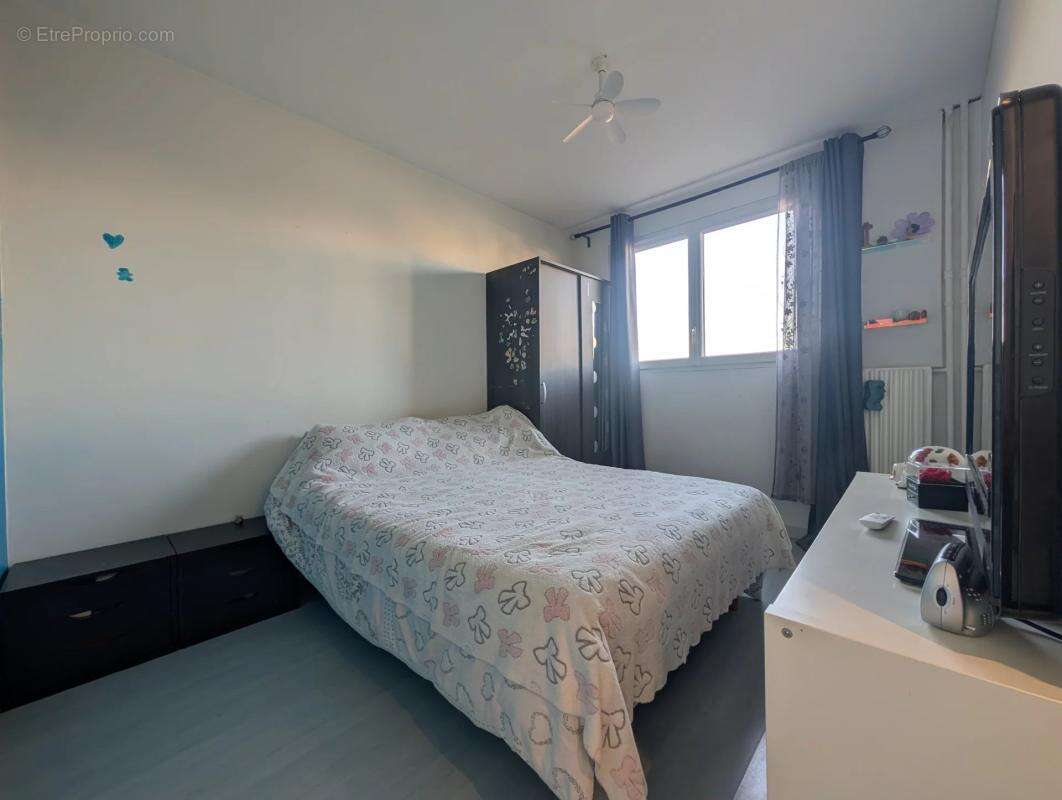 Appartement à LES CLAYES-SOUS-BOIS