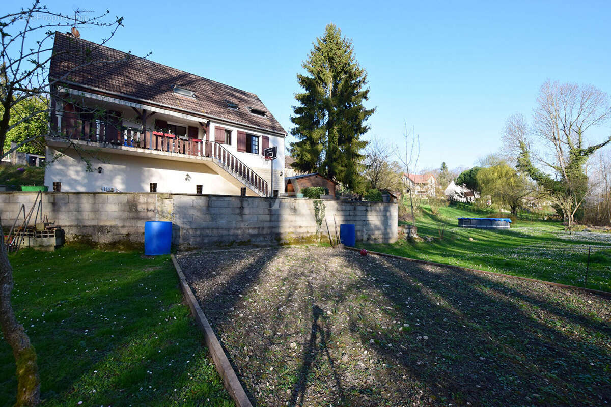 Maison à DONNEMARIE-DONTILLY