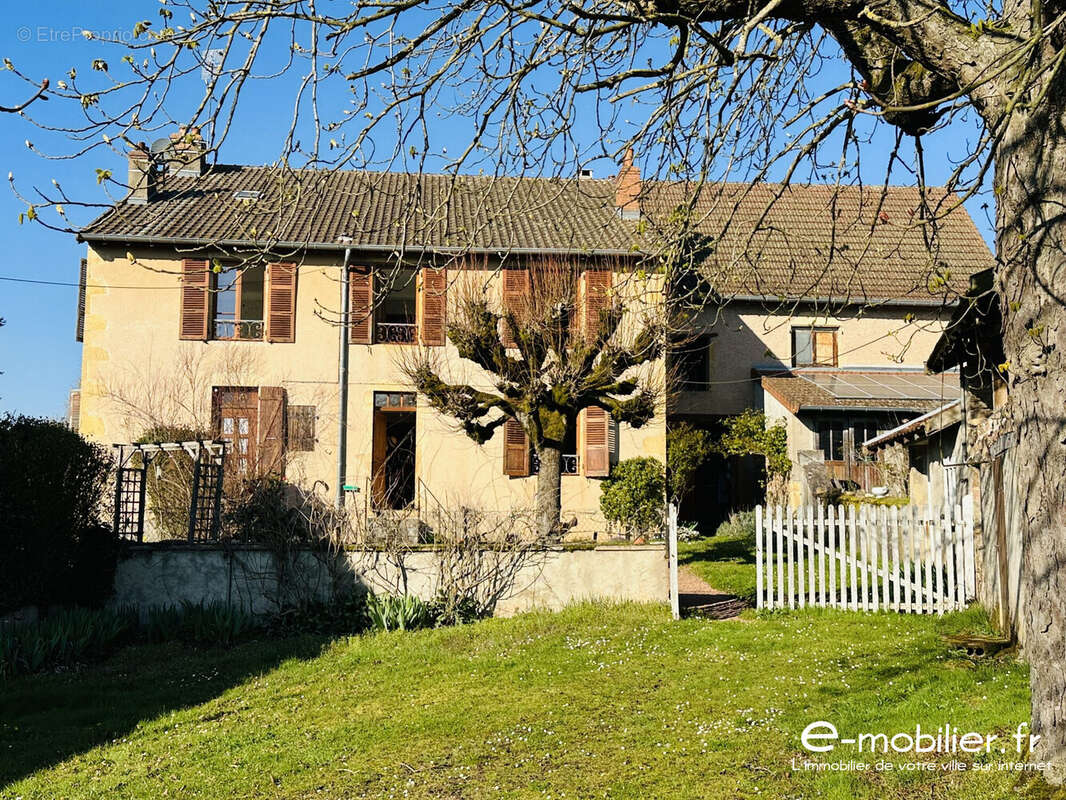 Maison à LA CHAPELLE-SOUS-DUN