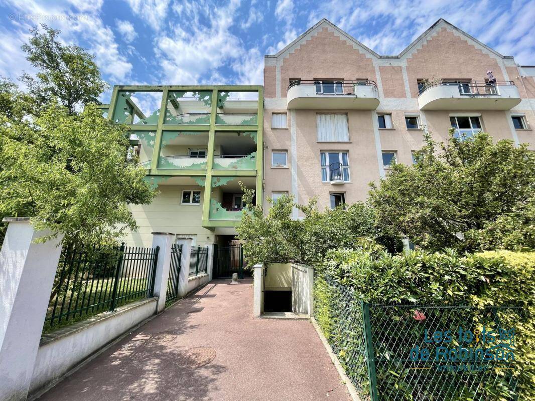 Appartement à LE PLESSIS-ROBINSON