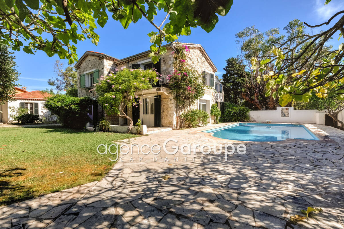 Maison 224 m² à Antibes  - photo 2