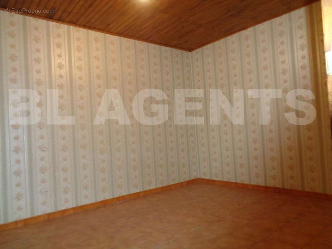 DSC03976 - Maison à LARRAZET