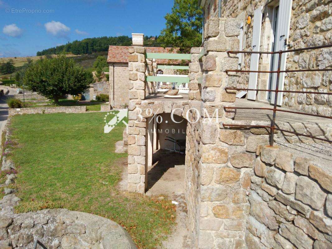Maison de village en pierre avec terrasse et  terrain de 400 - photo 3