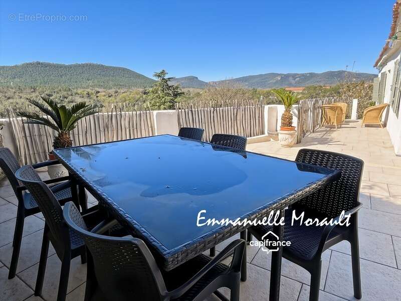 Maison à BAGNOLS-EN-FORET