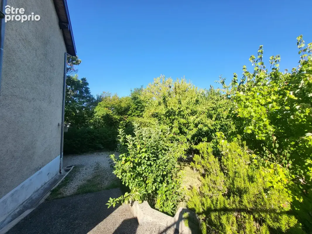 Maison familiale 235m2 avec 6 chambres à Neuville sur Saône - photo 15