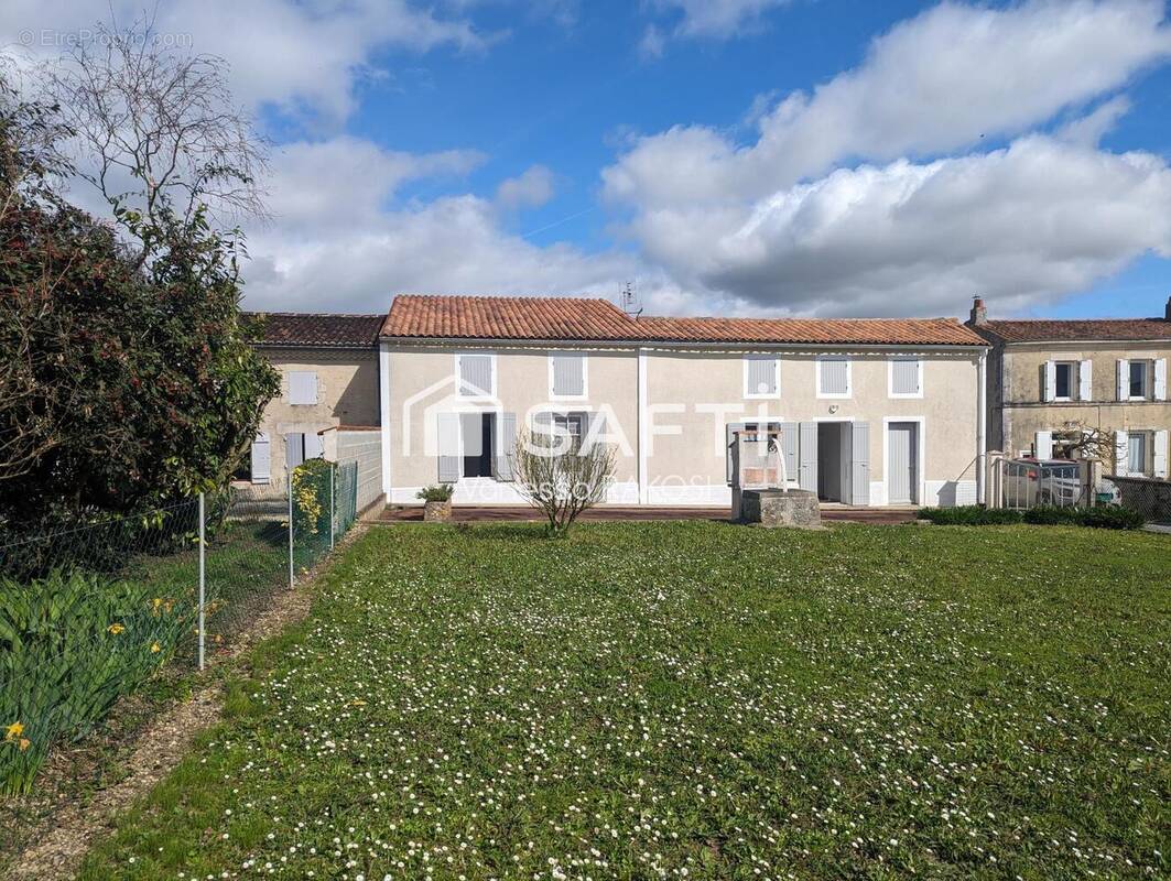Photo 1 - Maison à SAINT-JEAN-D'ANGELY
