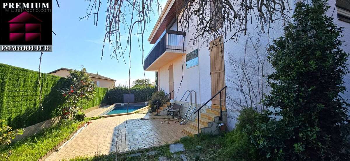 Maison à SAINT-ESTEVE