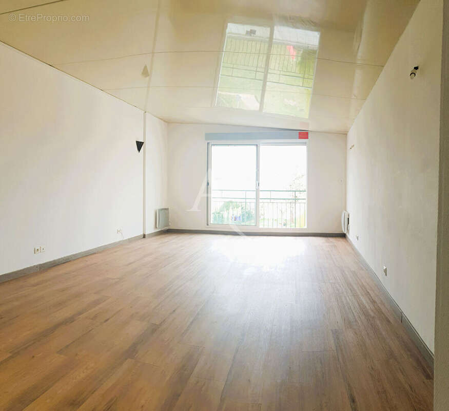 Appartement à SAULX-LES-CHARTREUX