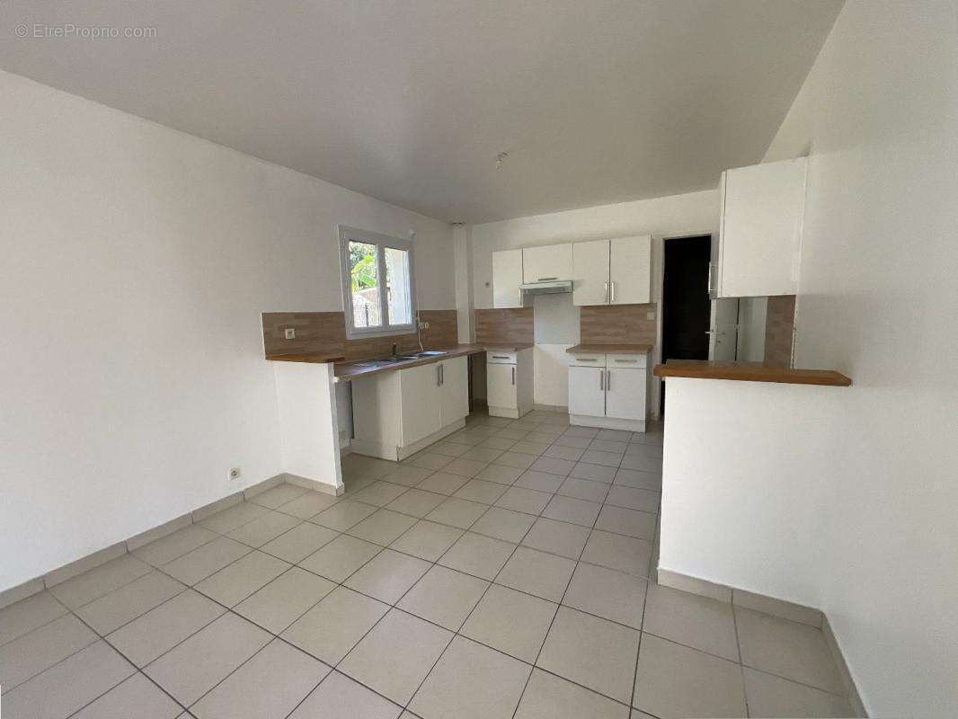 Maison 110 m² à Pleugueneuc  - photo 4