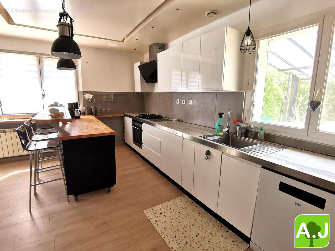 Maison à IVRY-LA-BATAILLE