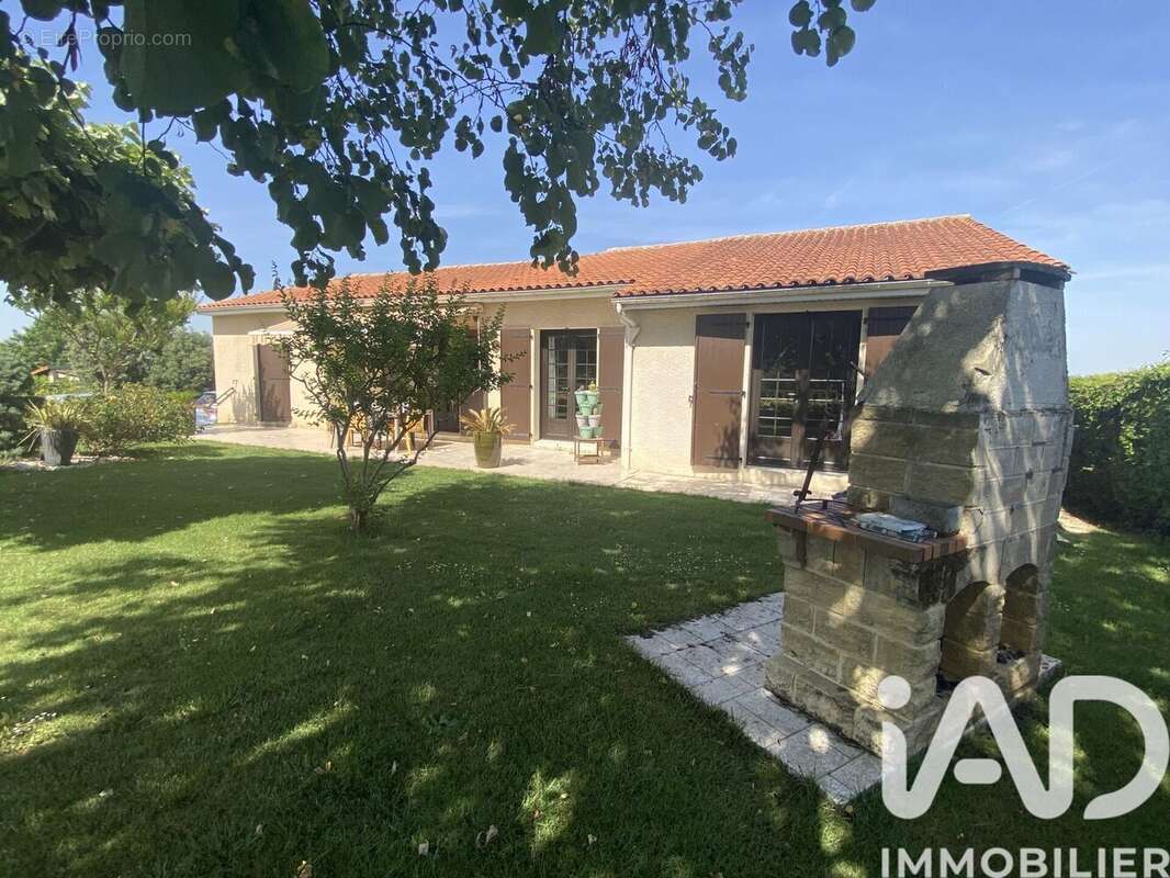 Photo 2 - Maison à LES METAIRIES