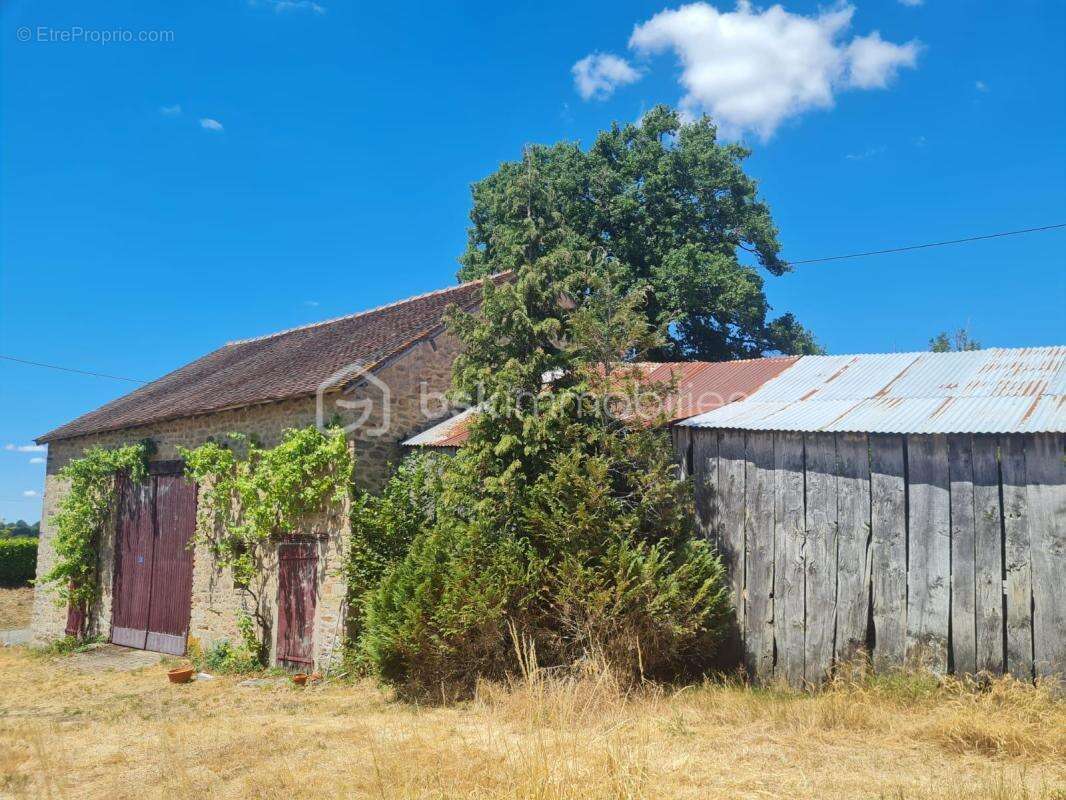 Ensemble immobilier en pierre à rénover - photo 3