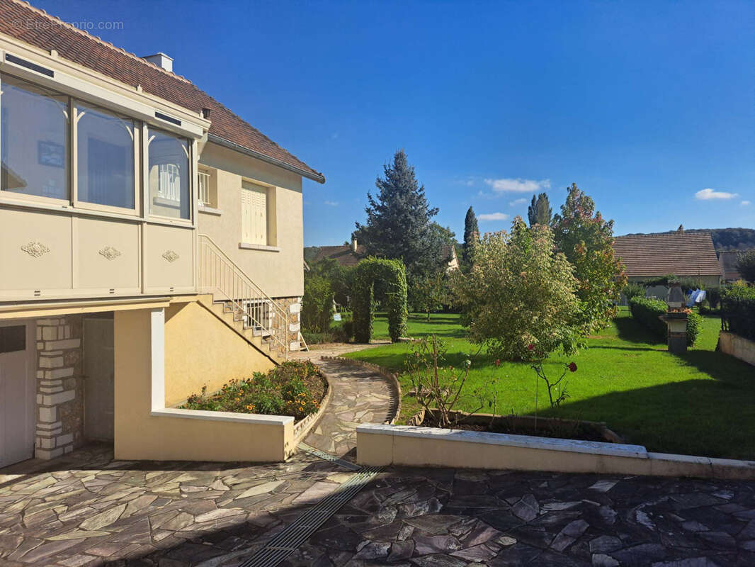 Maison à BESSE-SUR-BRAYE