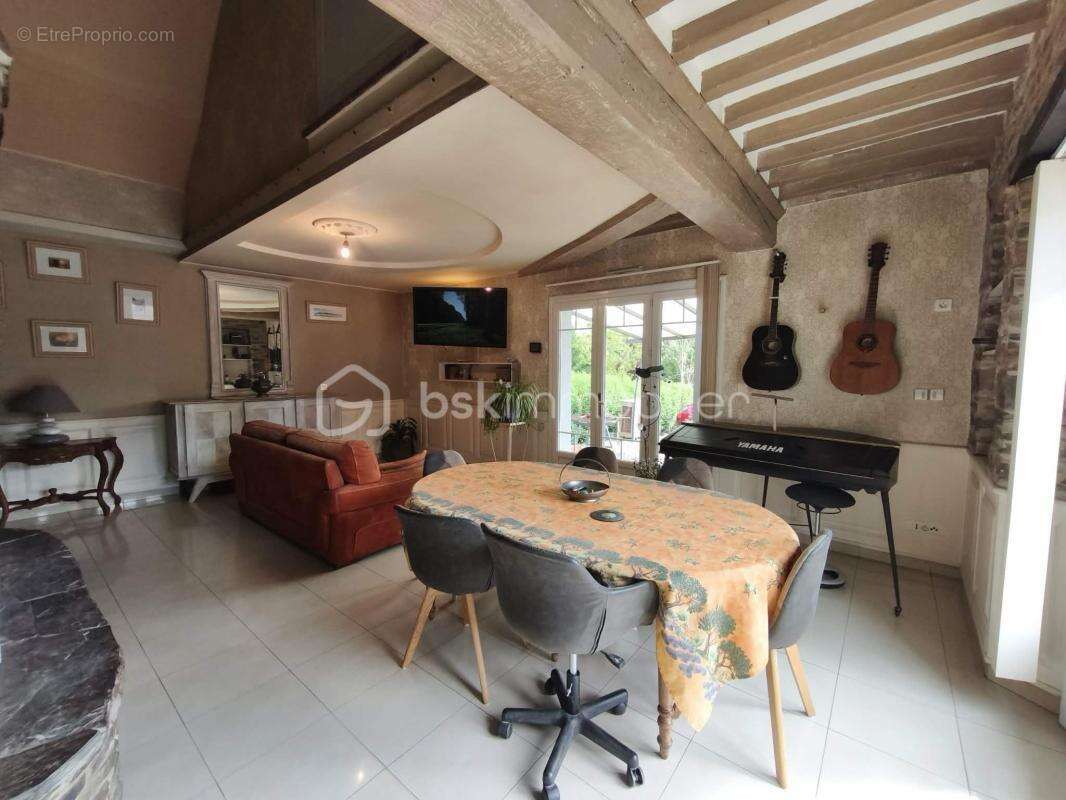 Maison à LA BARRE-DE-SEMILLY