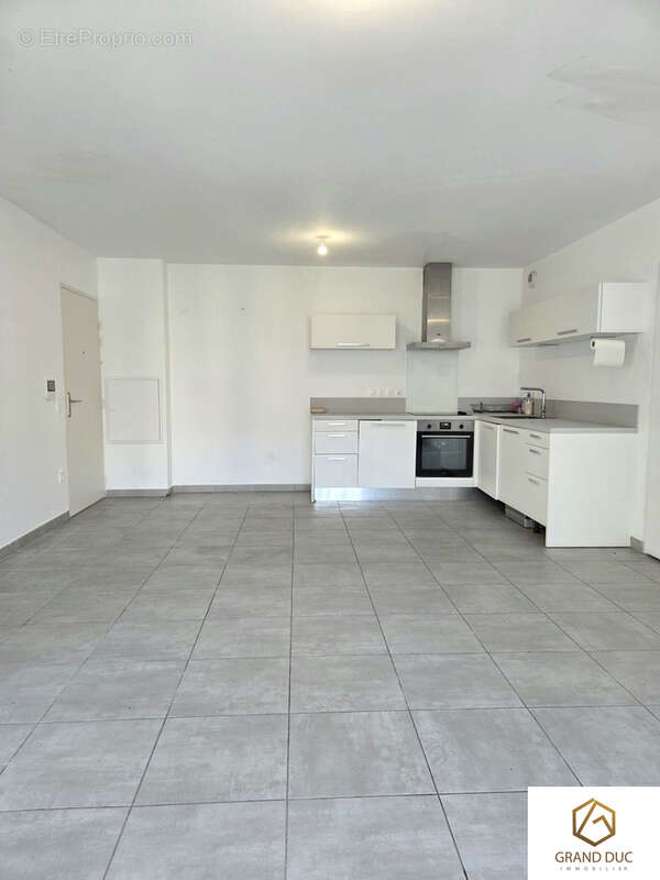 Appartement à MARSEILLE-2E