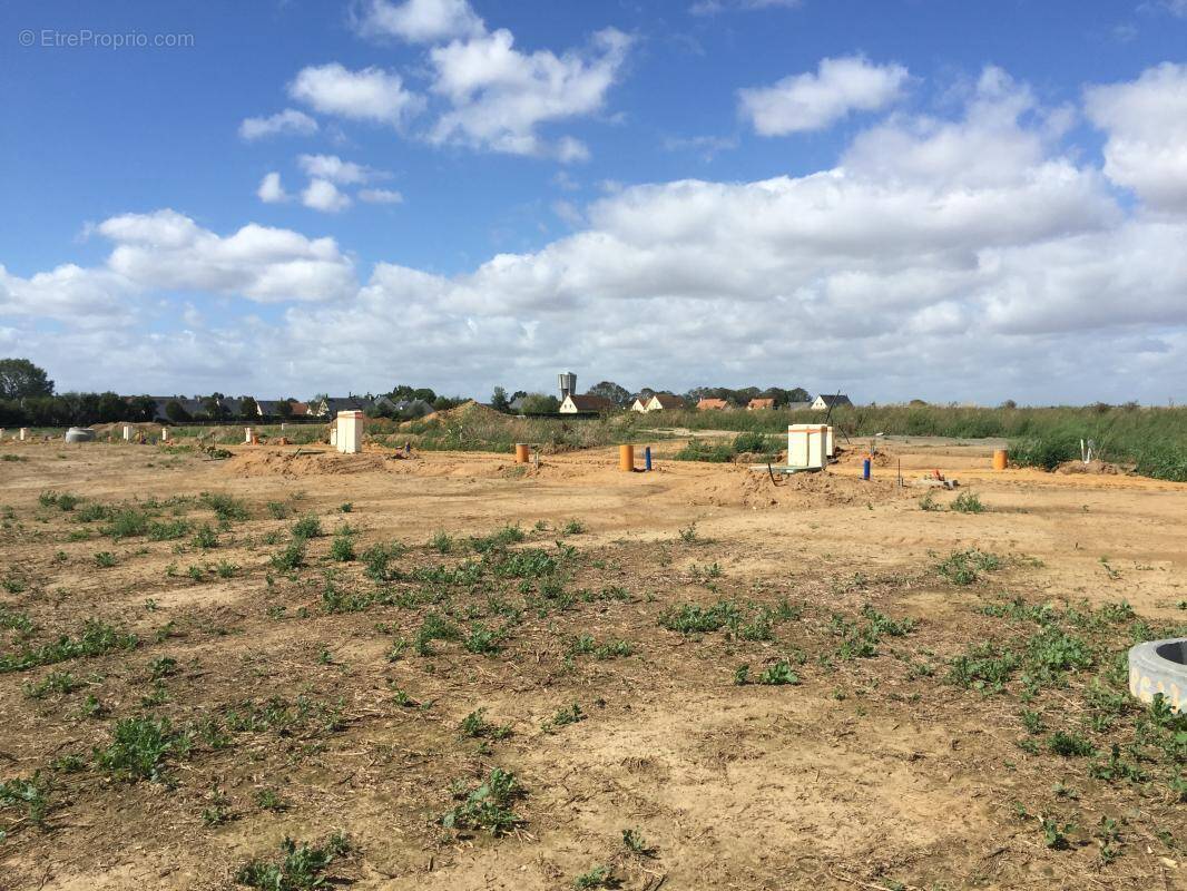 Terrain à SAINT-MARTIN-DE-FONTENAY