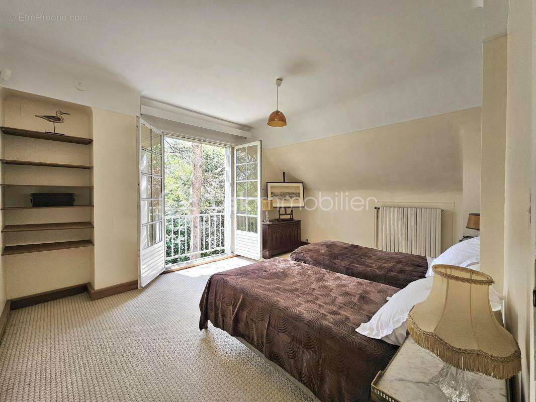 Maison à SAINT-PIERRE-LES-NEMOURS