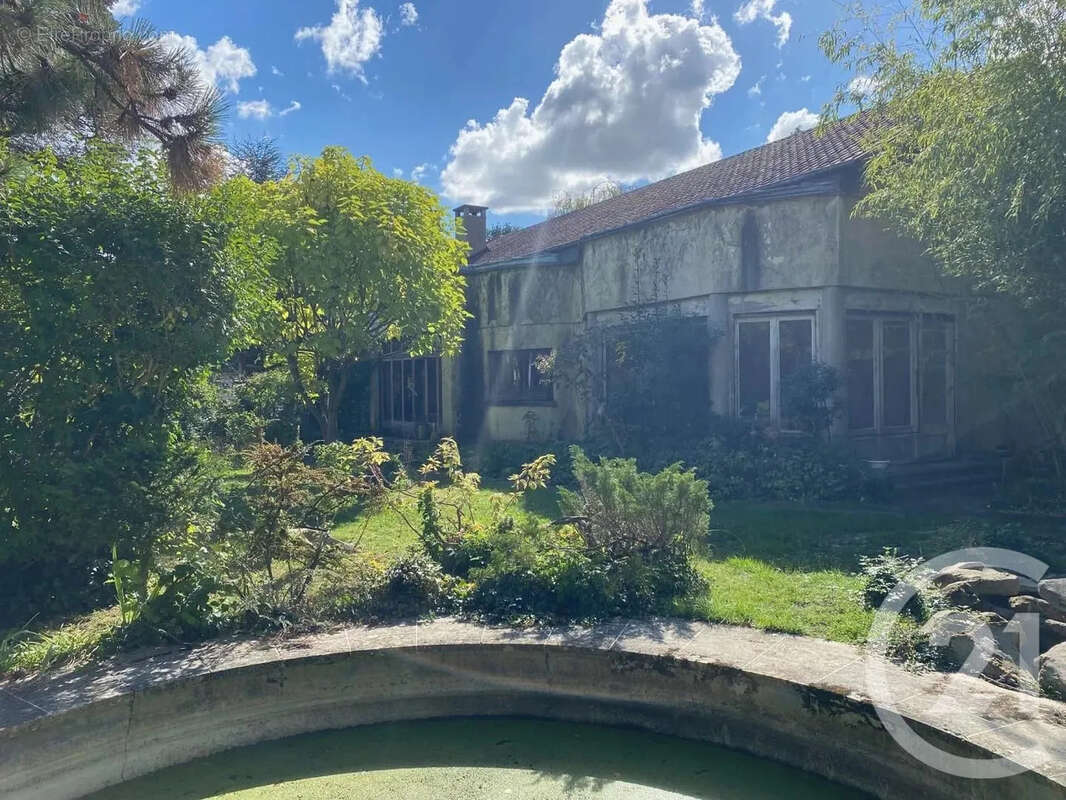 Maison à SAINT-MAUR-DES-FOSSES