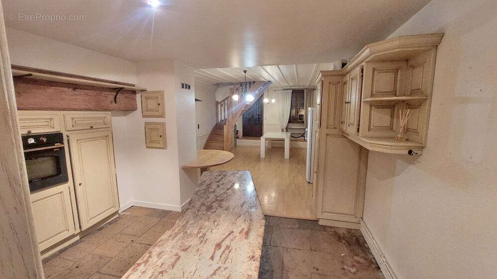 Maison Mitoyenne Centre-ville Saint Hippolyte 190 m2 - photo 3