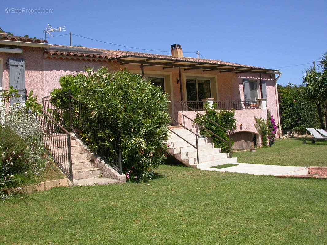 Maison à PLAN-DE-LA-TOUR