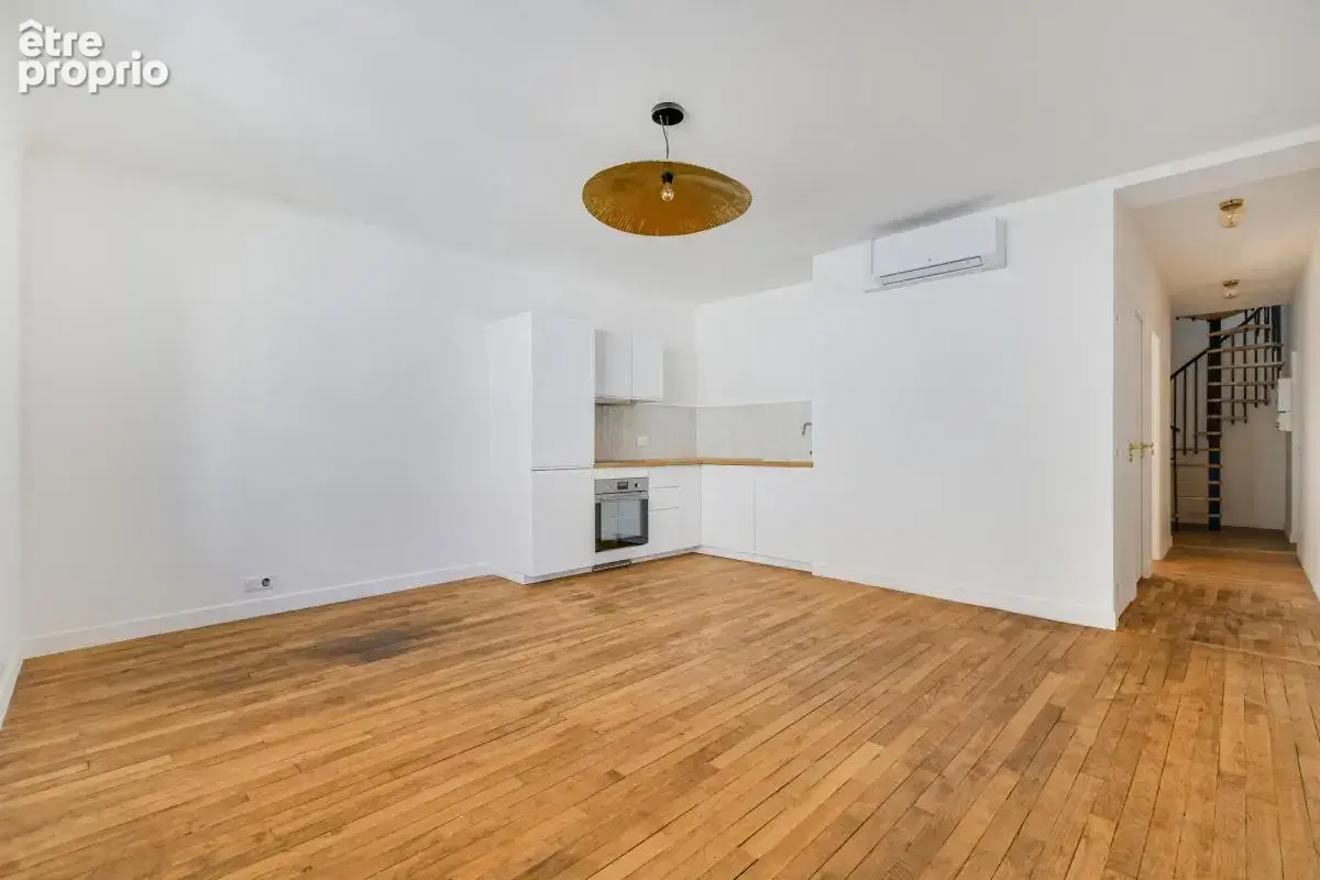 Appartement, 73.13 m², Paris 18 3 chambres - photo 2