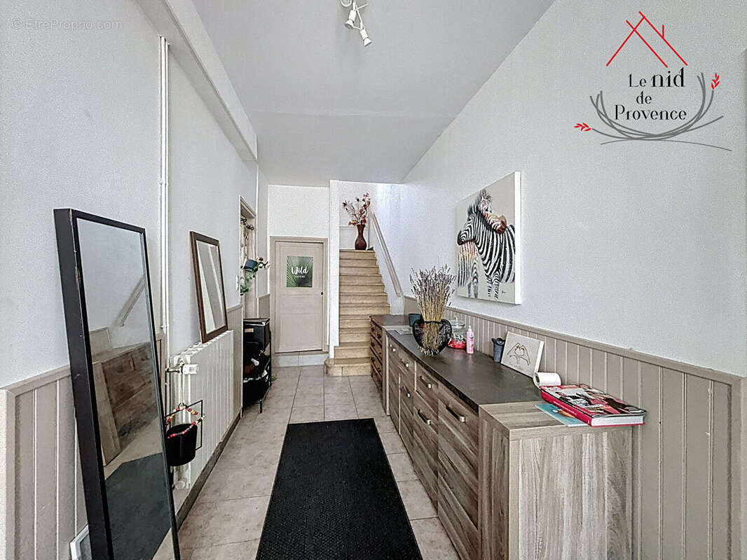 Maison à SAINTE-CECILE-LES-VIGNES