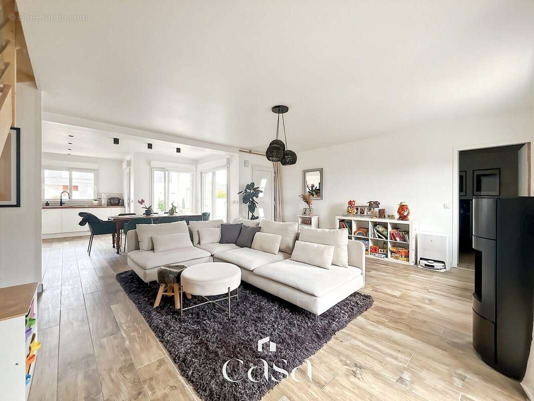 Maison 112 m² à Soliers  - photo 3