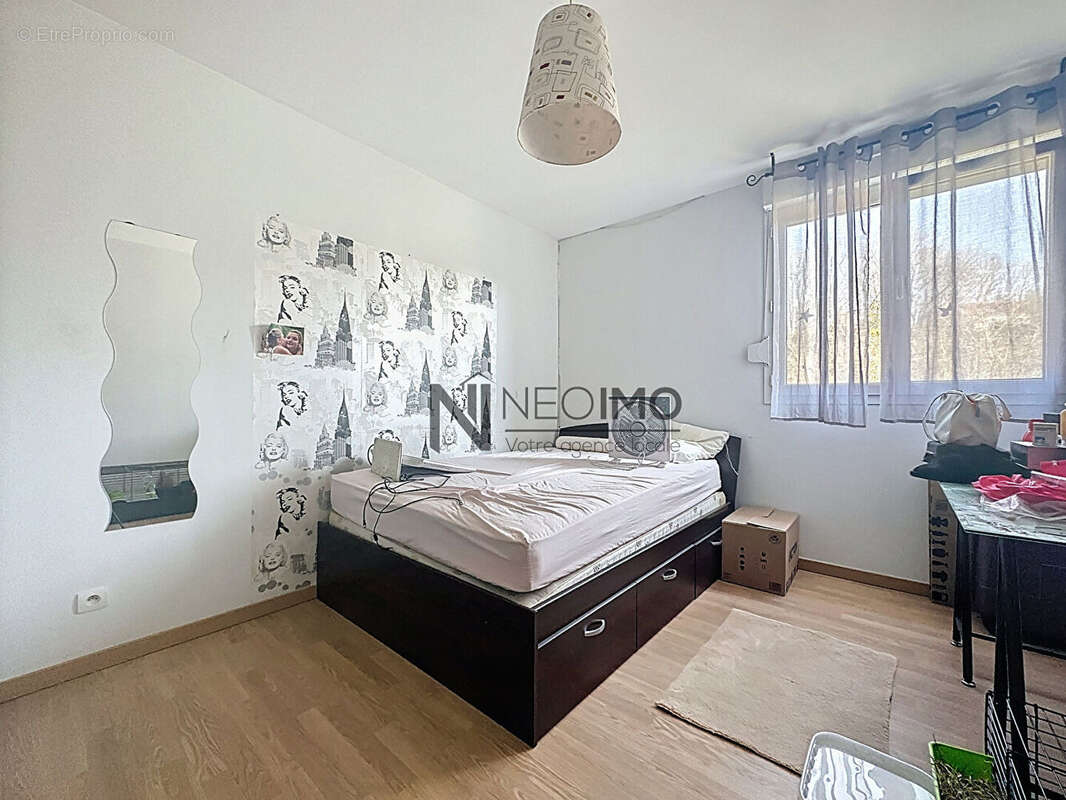 Maison à NEUFCHATEAU