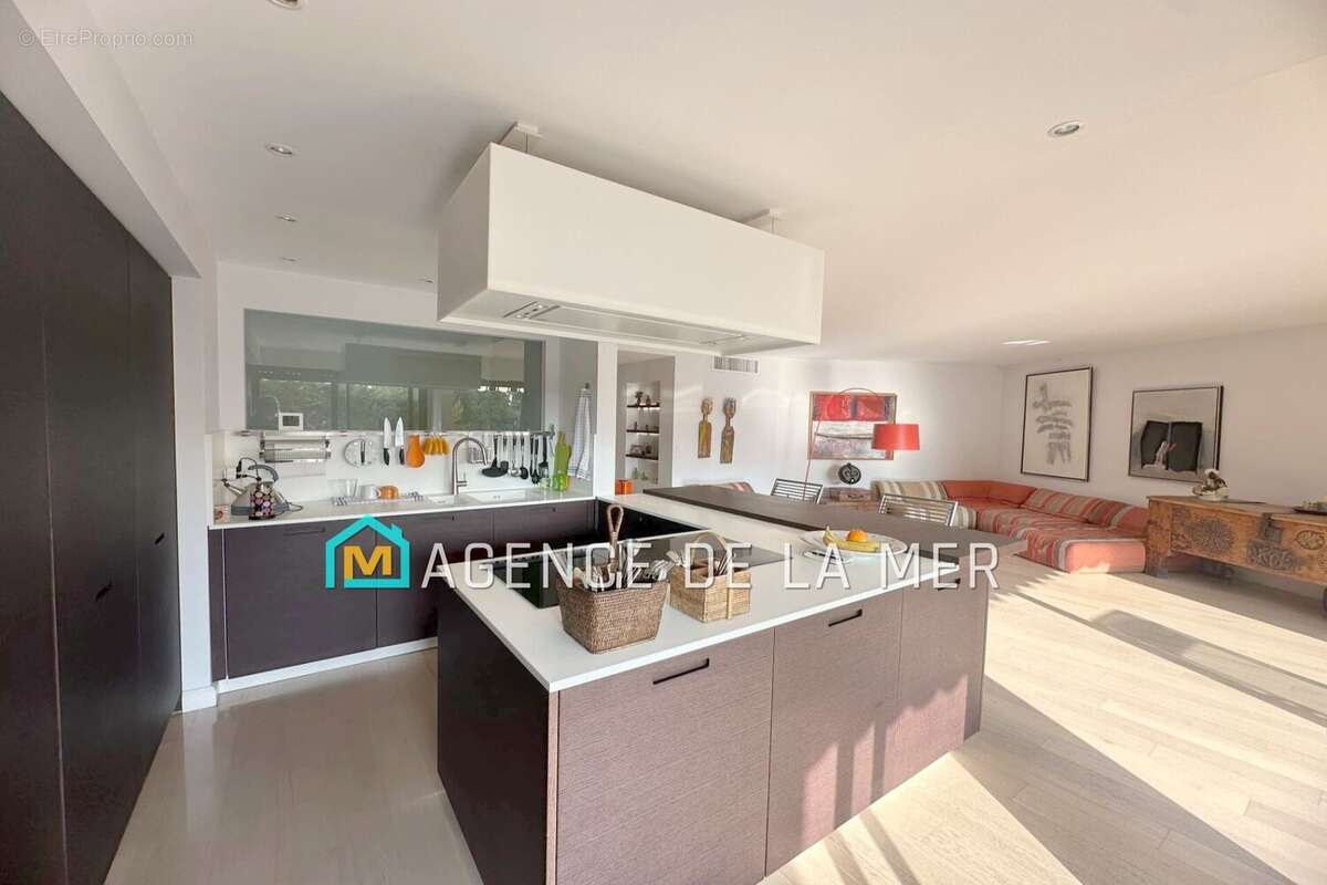 Appartement à MANDELIEU-LA-NAPOULE