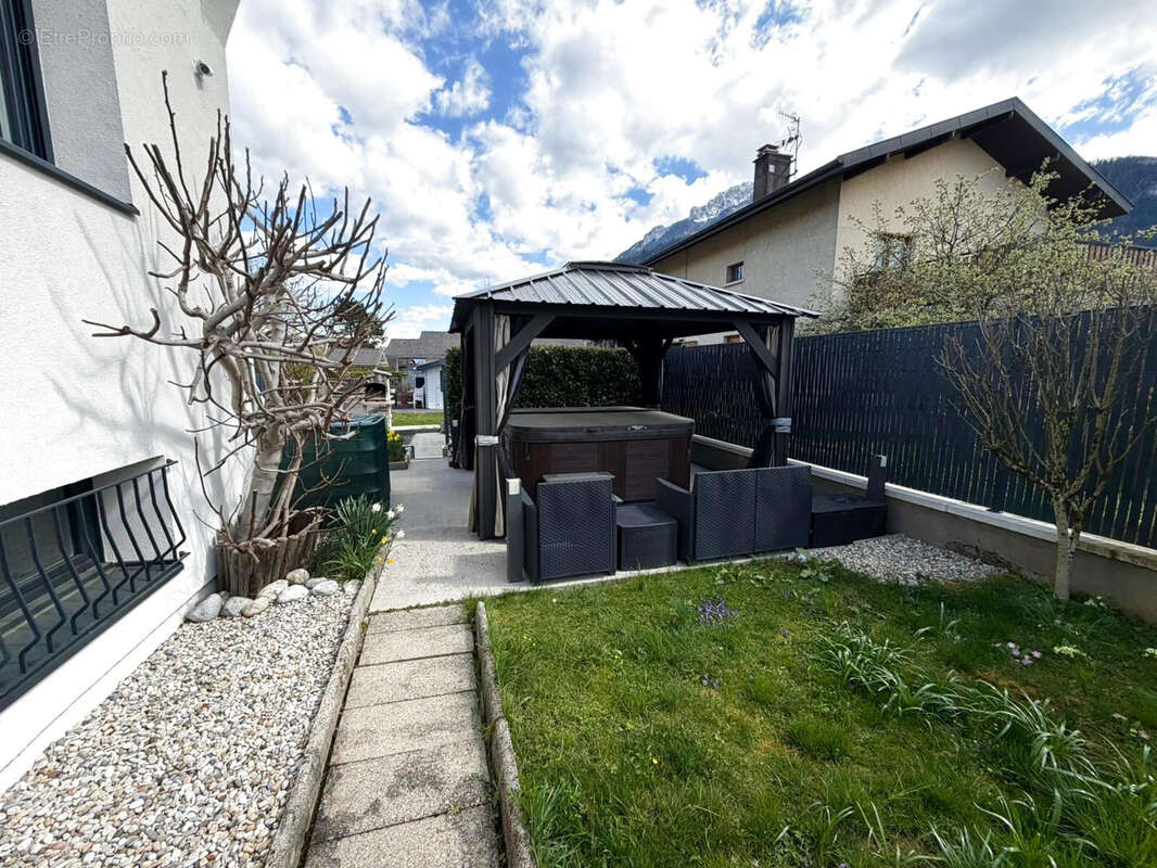 Maison à SAINT-PIERRE-EN-FAUCIGNY